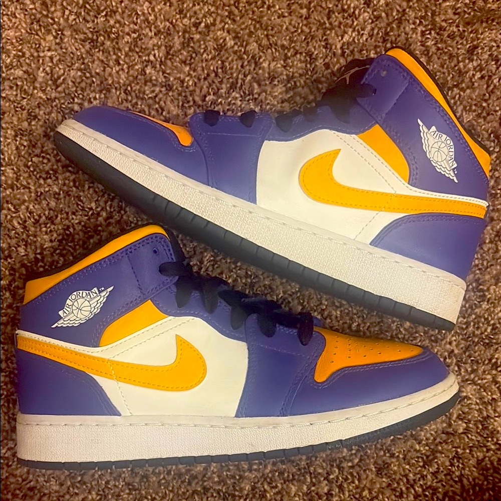 Nike Air Jordan 1 Mid (Lakers)